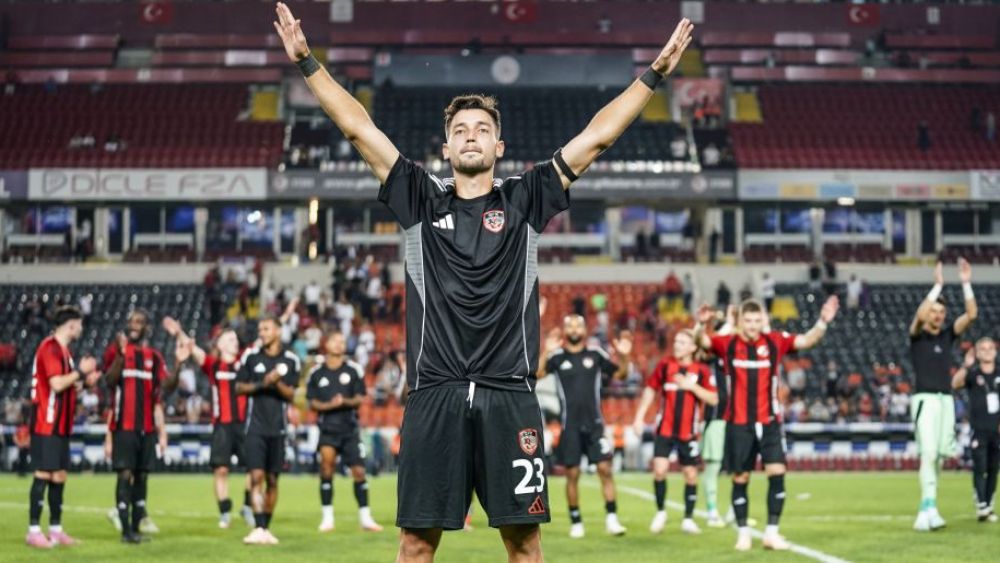 Gaziantep FK'nın yeni transferi Tayyip Talha 11'de çıktı